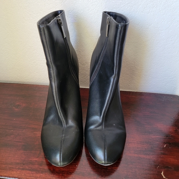 Merona Women's heeled two-tone booties - Picture 2 of 6